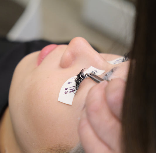What is a Lash Artist?
